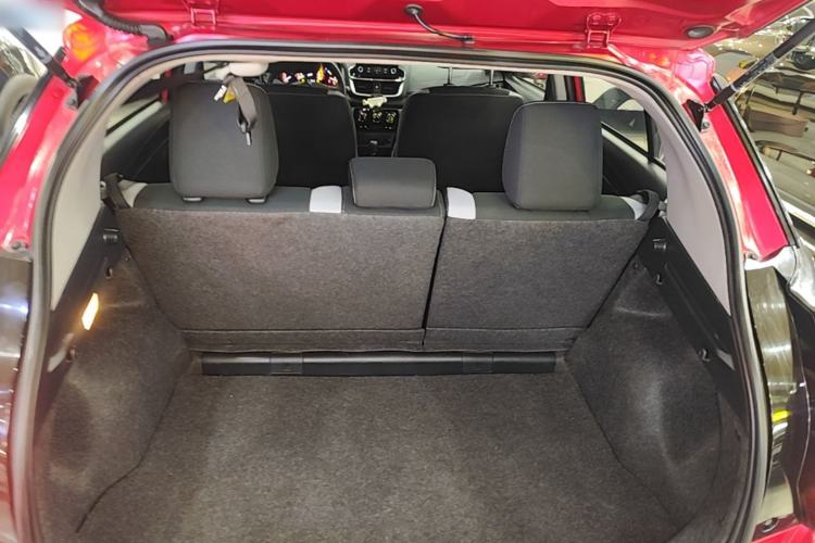 Used Toyota YARiS L Zhi Xuan 2022 X-Trail 1.5L CVT Leading PLUS Edition Trunk