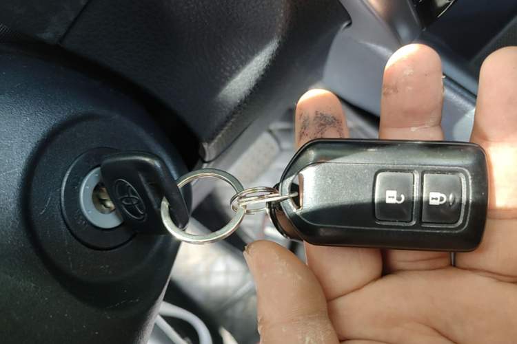 Used Toyota YARiS L Zhi Xuan 2022 X-Trail 1.5L CVT Leading PLUS Edition Vehicle Key
