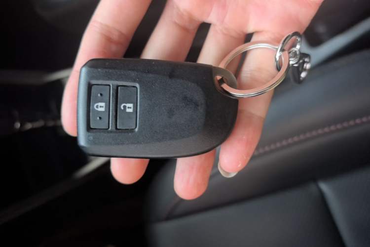 Used Toyota YARiS L Zhi Xuan 2022 X-Trail 1.5L CVT Luxury PLUS Edition Vehicle Key