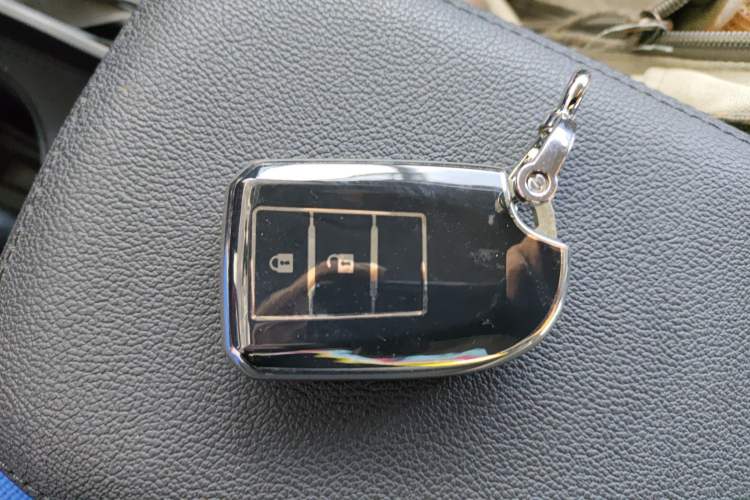 Used Toyota YARiS L Zhi Xuan 2022 X-Trail 1.5L CVT Luxury PLUS Edition Vehicle Key
