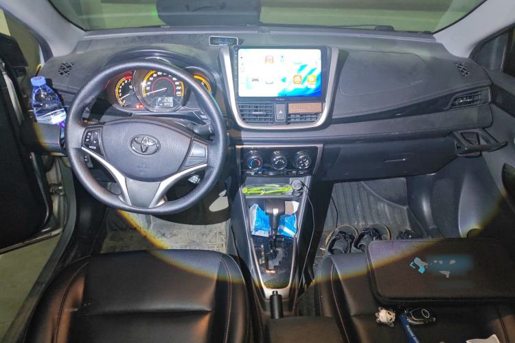 Used Toyota YARiS L Zhi Xuan 2022 X-Trail 1.5L CVT Luxury PLUS Edition Center Console