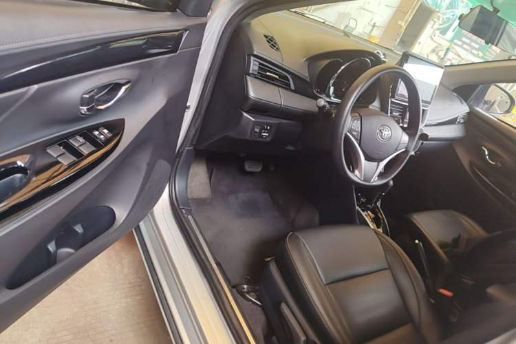 Used Toyota YARiS L Zhi Xuan 2022 X-Trail 1.5L CVT Luxury PLUS Edition Driver Seat