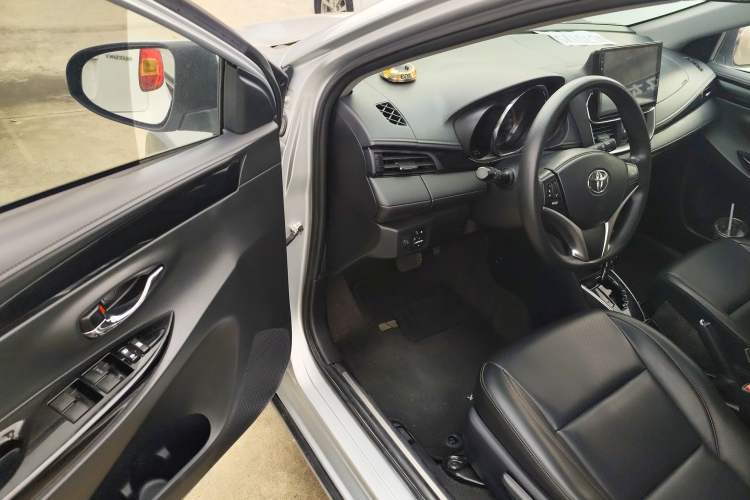 Used Toyota YARiS L Zhi Xuan 2022 X-Trail 1.5L CVT Luxury PLUS Edition Driver Seat