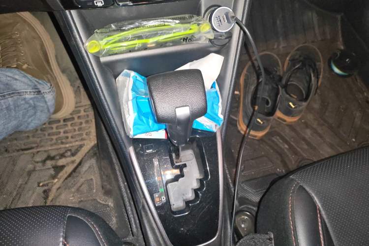 Used Toyota YARiS L Zhi Xuan 2022 X-Trail 1.5L CVT Luxury PLUS Edition Gear Lever