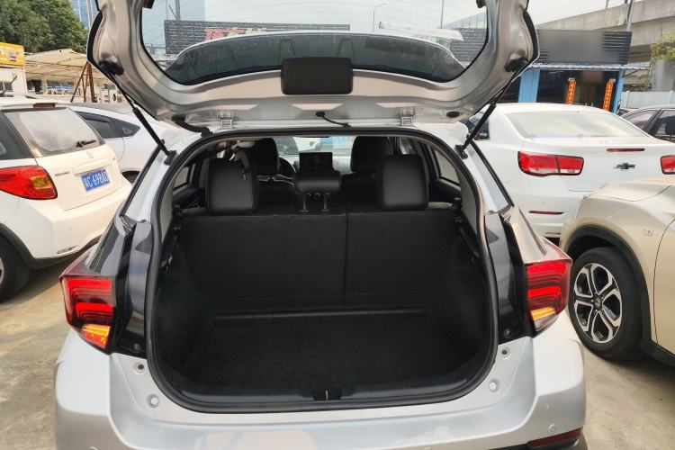 Used Toyota YARiS L Zhi Xuan 2022 X-Trail 1.5L CVT Luxury PLUS Edition Trunk