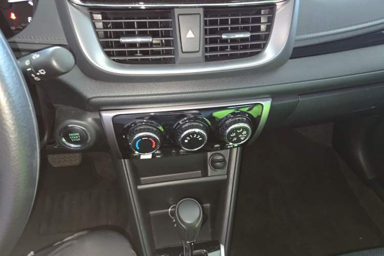 Used Toyota YARiS L Zhi Xuan 2022 X-Trail 1.5L CVT Luxury PLUS Edition Audio And AC Panel