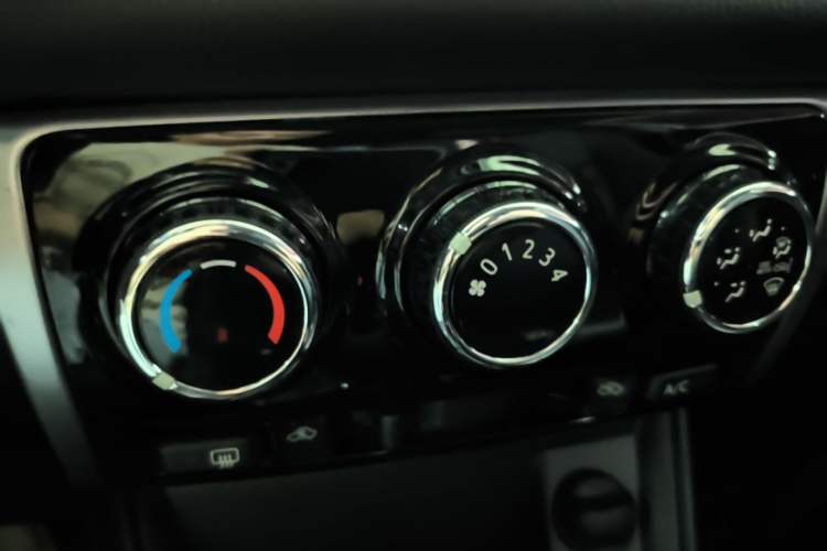 Used Toyota YARiS L Zhi Xuan 2022 X-Trail 1.5L CVT Luxury PLUS Edition Audio And AC Panel