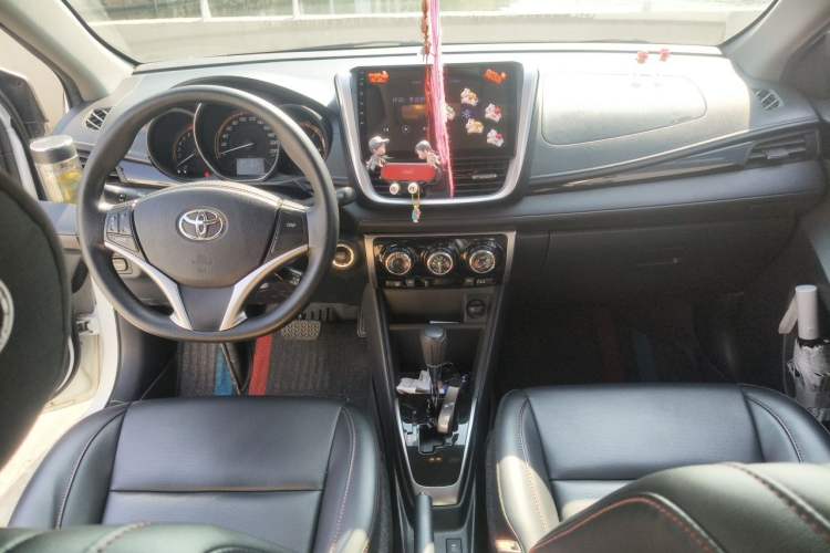 Used Toyota YARiS L Zhi Xuan 2022 1.5L CVT Luxury PLUS Edition Center Console