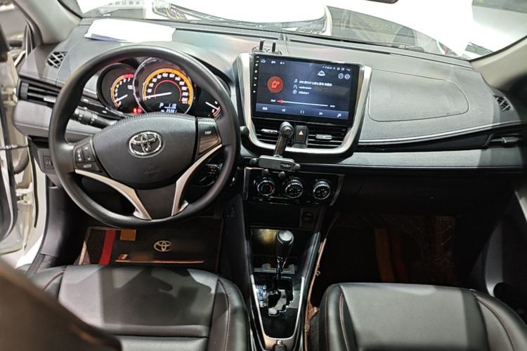 Used Toyota YARiS L Zhi Xuan 2022 X-Trail 1.5L CVT Luxury PLUS Edition Center Console