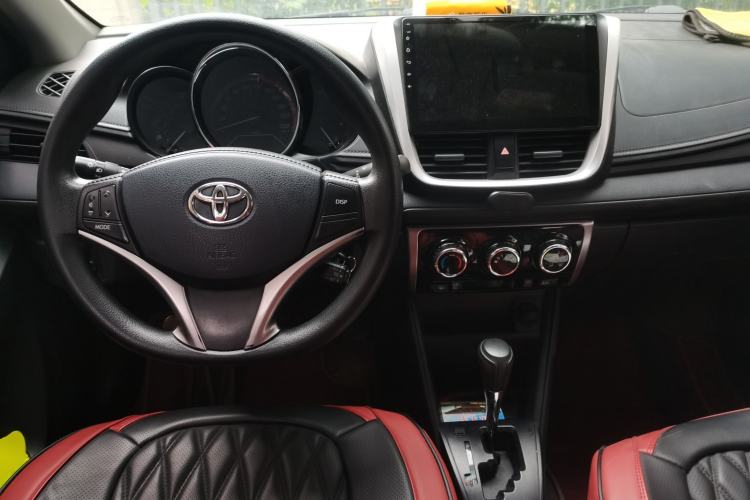 Used Toyota YARiS L Zhi Xuan 2022 X-Trail 1.5L CVT Leading PLUS Edition Center Console