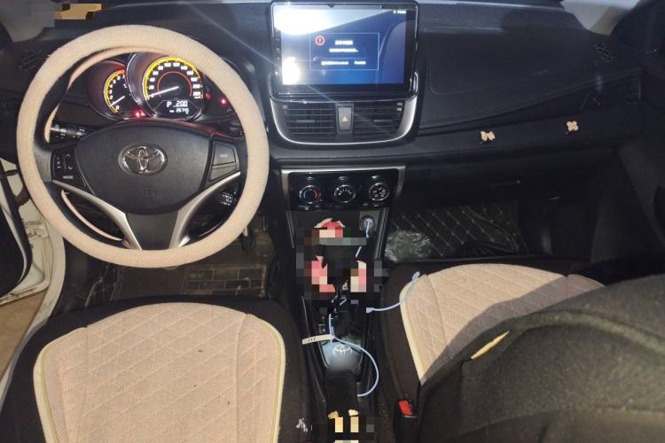 Used Toyota YARiS L Zhi Xuan 2022 X-Trail 1.5L CVT Leading PLUS Edition Center Console