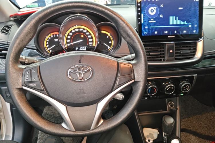 Used Toyota YARiS L Zhi Xuan 2022 1.5L CVT Leading PLUS Edition Center Console