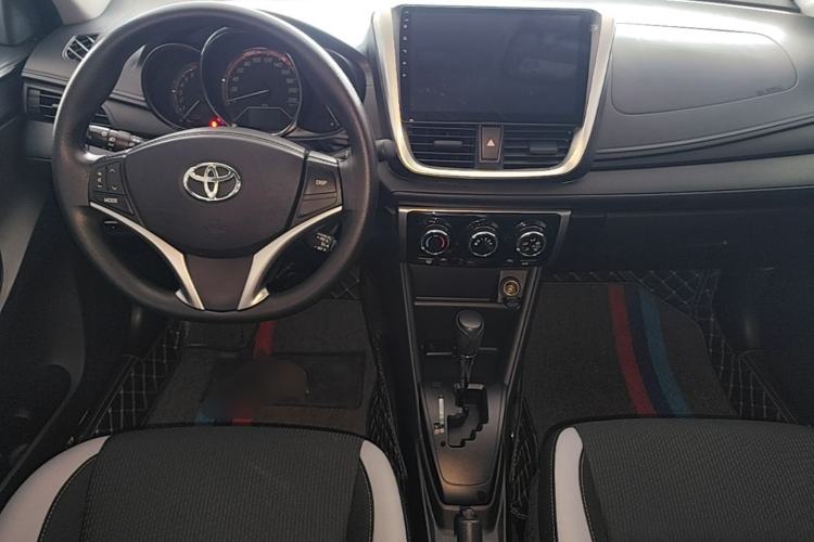 Used Toyota YARiS L Zhi Xuan 2022 X-Trail 1.5L CVT Leading PLUS Edition Center Console