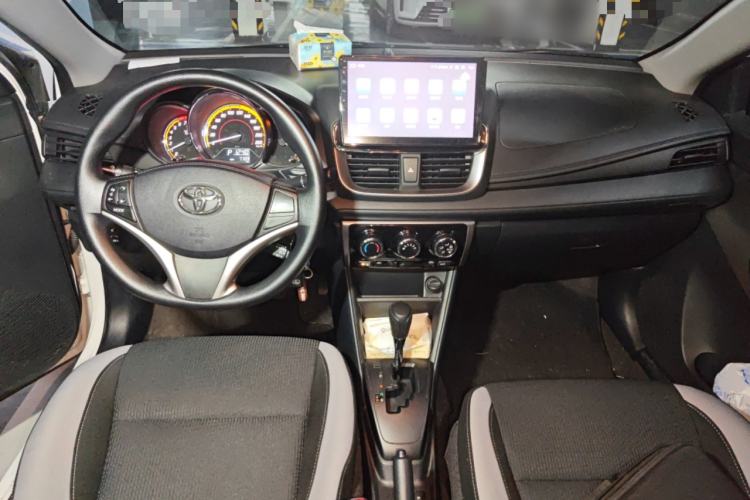 Used Toyota YARiS L Zhi Xuan 2022 X-Trail 1.5L CVT Leading PLUS Edition Center Console
