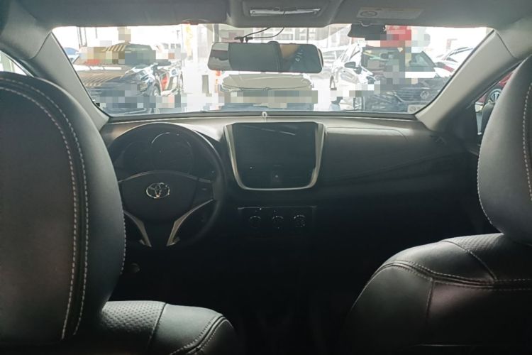 Used Toyota YARiS L Zhi Xuan 2022 1.5L CVT Leading PLUS Edition Center Console