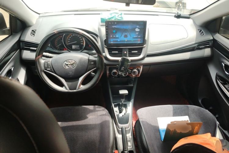 Used Toyota YARiS L Zhi Xuan 2022 X-Trail 1.5L CVT Luxury PLUS Edition Center Console