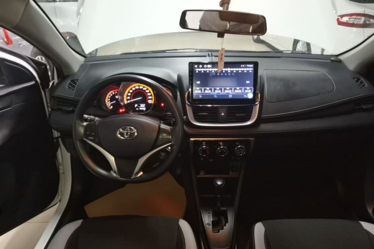Used Toyota YARiS L Zhi Xuan 2022 X-Trail 1.5L CVT Leading PLUS Edition Center Console