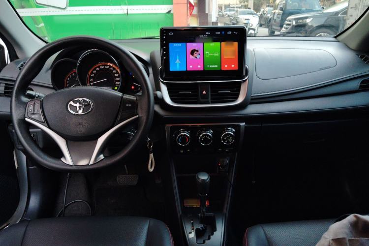 Used Toyota YARiS L Zhi Xuan 2022 X-Trail 1.5L CVT Leading PLUS Edition Center Console