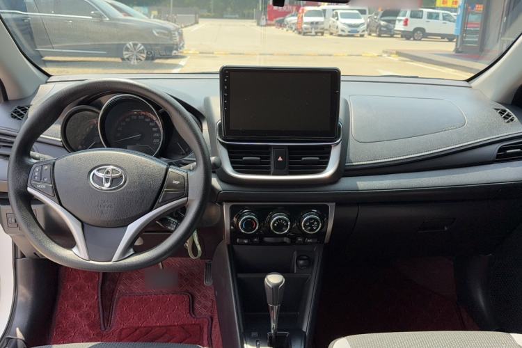 Used Toyota YARiS L Zhi Xuan 2022 X-Trail 1.5L CVT Leading PLUS Edition Center Console