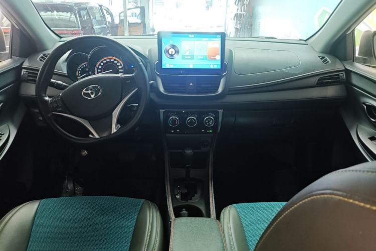 Used Toyota YARiS L Zhi Xuan 2022 X-Trail 1.5L CVT Leading PLUS Edition Center Console