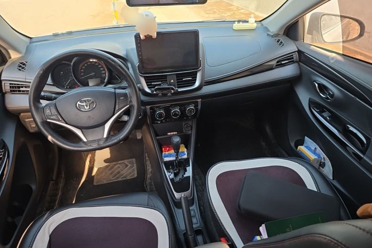 Used Toyota YARiS L Zhi Xuan 2022 X-Trail 1.5L CVT Luxury PLUS Edition Center Console