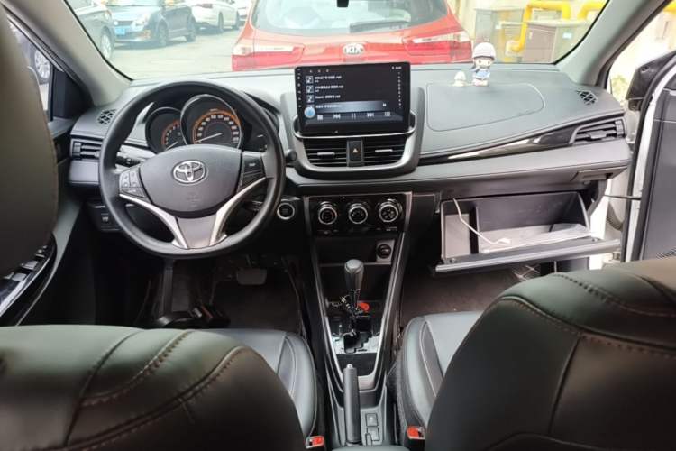 Used Toyota YARiS L Zhi Xuan 2022 X-Trail 1.5L CVT Luxury PLUS Edition Center Console