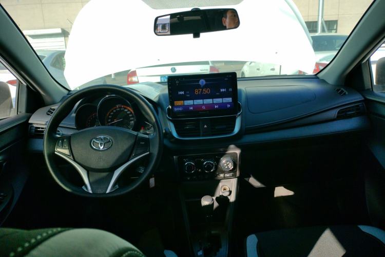 Used Toyota YARiS L Zhi Xuan 2022 X-Trail 1.5L CVT Leading PLUS Edition Center Console