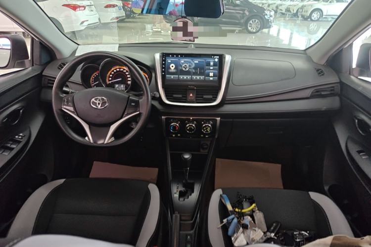 Used Toyota YARiS L Zhi Xuan 2022 X-Trail 1.5L CVT Leading PLUS Edition Center Console