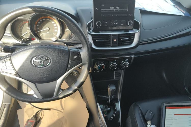 Used Toyota YARiS L Zhi Xuan 2022 X-Trail 1.5L CVT Luxury PLUS Edition Center Console
