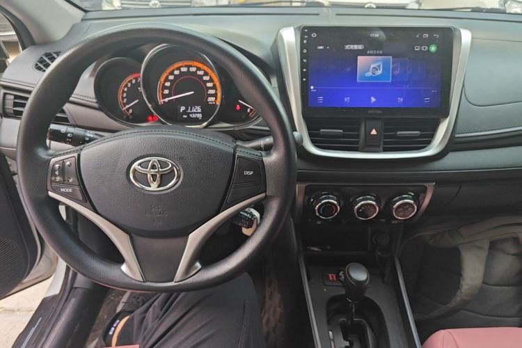 Used Toyota YARiS L Zhi Xuan 2022 X-Trail 1.5L CVT Leading PLUS Edition Center Console