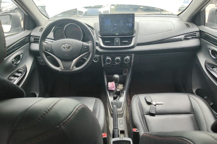 Used Toyota YARiS L Zhi Xuan 2022 X-Trail 1.5L CVT Luxury PLUS Edition Center Console