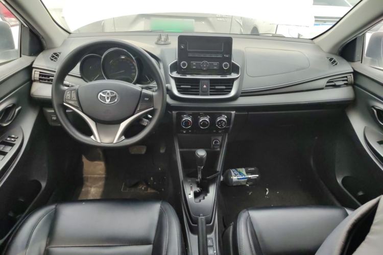 Used Toyota YARiS L Zhi Xuan 2022 X-Trail 1.5L CVT Leading PLUS Edition Center Console