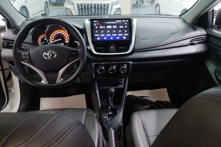 Used Toyota YARiS L Zhi Xuan 2022 X-Trail 1.5L CVT Leading PLUS Edition Center Console