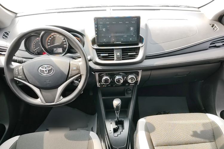 Used Toyota YARiS L Zhi Xuan 2022 1.5L CVT Leading PLUS Edition Center Console