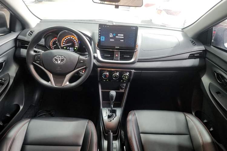 Used Toyota YARiS L Zhi Xuan 2022 X-Trail 1.5L CVT Leading PLUS Edition Center Console