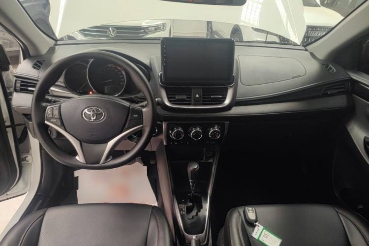 Used Toyota YARiS L Zhi Xuan 2022 X-Trail 1.5L CVT Luxury PLUS Edition Center Console