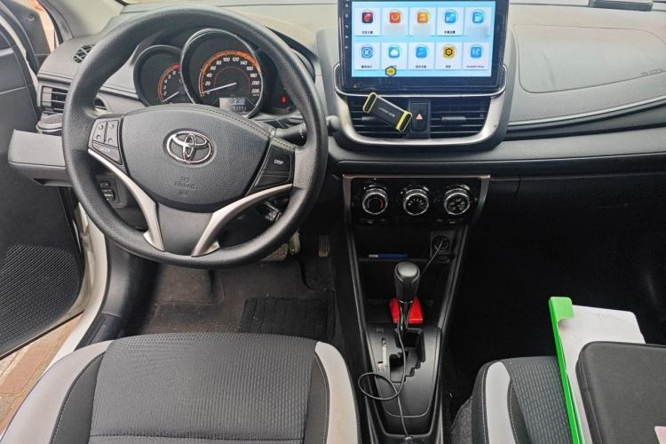 Used Toyota YARiS L Zhi Xuan 2022 X-Trail 1.5L CVT Leading PLUS Edition Center Console