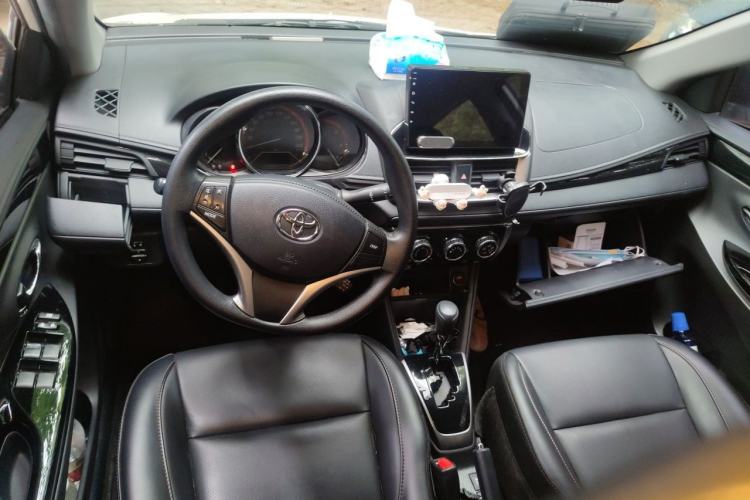 Used Toyota YARiS L Zhi Xuan 2022 X-Trail 1.5L CVT Luxury PLUS Edition Center Console