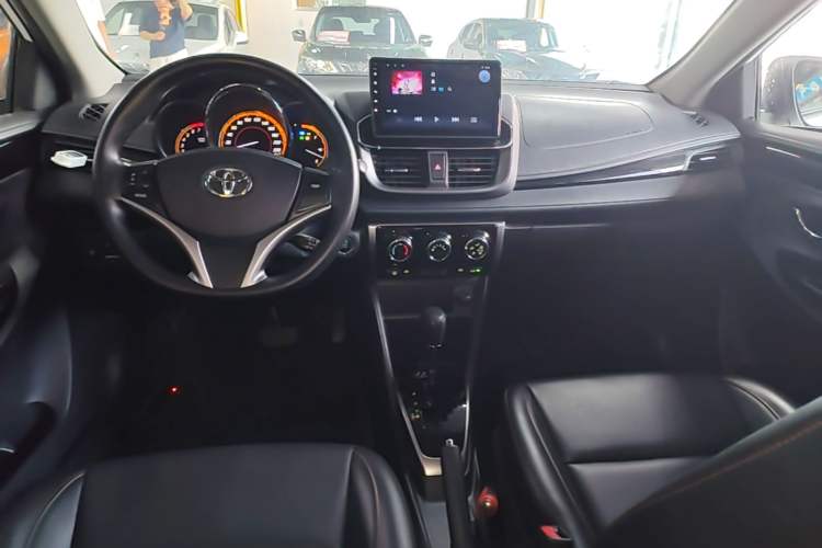 Used Toyota YARiS L Zhi Xuan 2022 X-Trail 1.5L CVT Luxury PLUS Edition Center Console