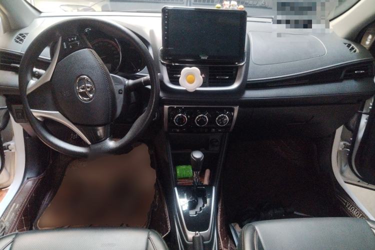 Used Toyota YARiS L Zhi Xuan 2022 X-Trail 1.5L CVT Luxury PLUS Edition Center Console