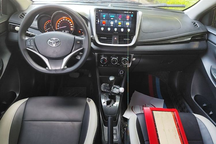 Used Toyota YARiS L Zhi Xuan 2022 X-Trail 1.5L CVT Leading PLUS Edition Center Console