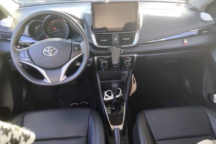 Used Toyota YARiS L Zhi Xuan 2022 1.5L CVT Luxury PLUS Edition Center Console