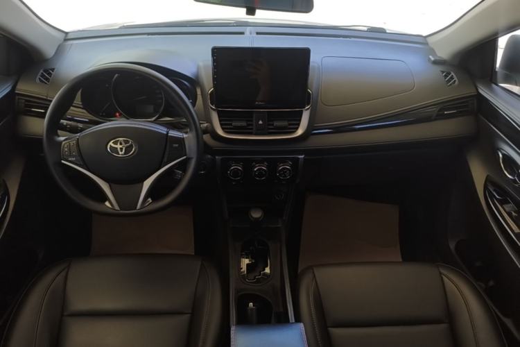 Used Toyota YARiS L Zhi Xuan 2022 X-Trail 1.5L CVT Luxury PLUS Edition Center Console