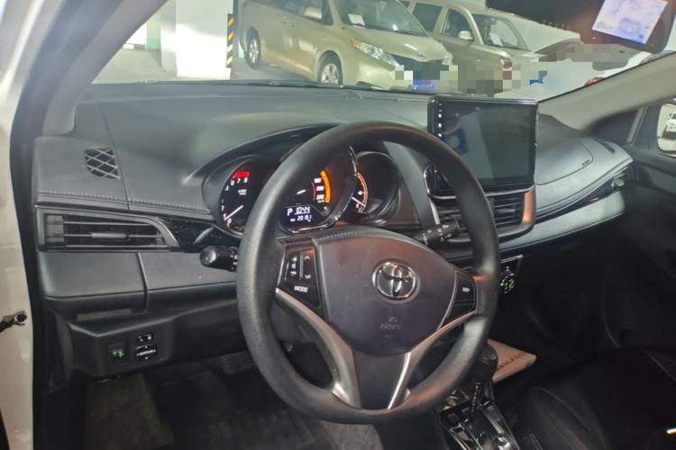 Used Toyota YARiS L Zhi Xuan 2022 X-Trail 1.5L CVT Leading PLUS Edition Center Console