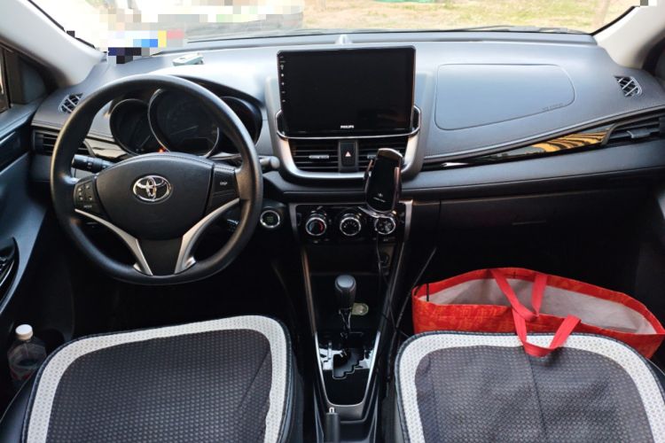Used Toyota YARiS L Zhi Xuan 2022 X-Trail 1.5L CVT Luxury PLUS Edition Center Console