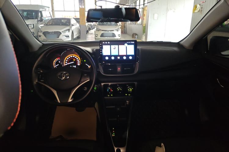 Used Toyota YARiS L Zhi Xuan 2022 X-Trail 1.5L CVT Luxury PLUS Edition Center Console