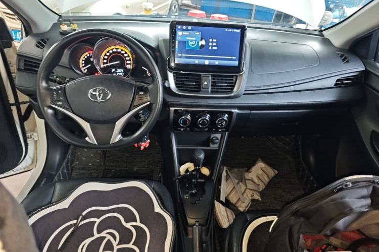 Used Toyota YARiS L Zhi Xuan 2022 X-Trail 1.5L CVT Leading PLUS Edition Center Console