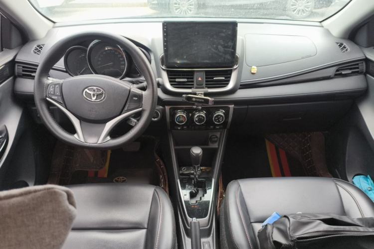 Used Toyota YARiS L Zhi Xuan 2022 X-Trail 1.5L CVT Luxury PLUS Edition Center Console