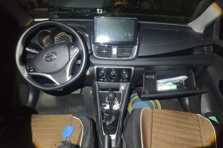 Used Toyota YARiS L Zhi Xuan 2022 X-Trail 1.5L CVT Luxury PLUS Edition Center Console