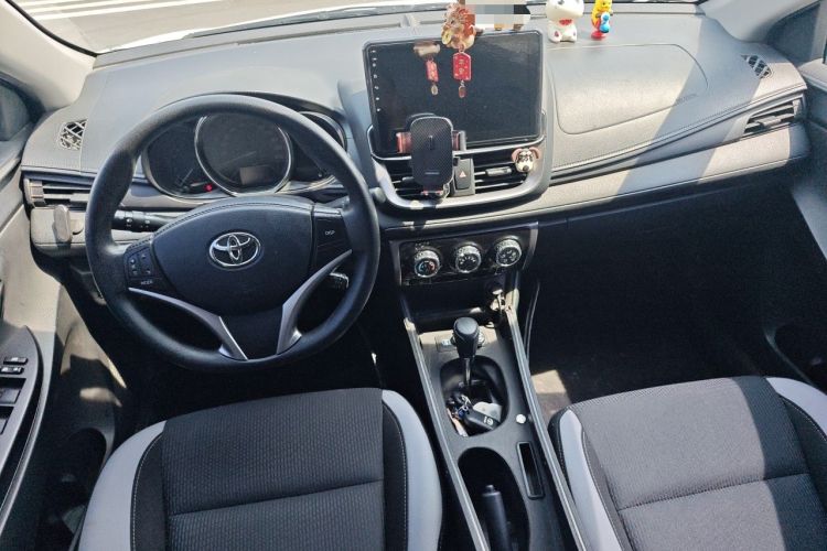 Used Toyota YARiS L Zhi Xuan 2022 X-Trail 1.5L CVT Leading PLUS Edition Center Console
